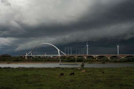 Stormfront and the Oversteek bridge
